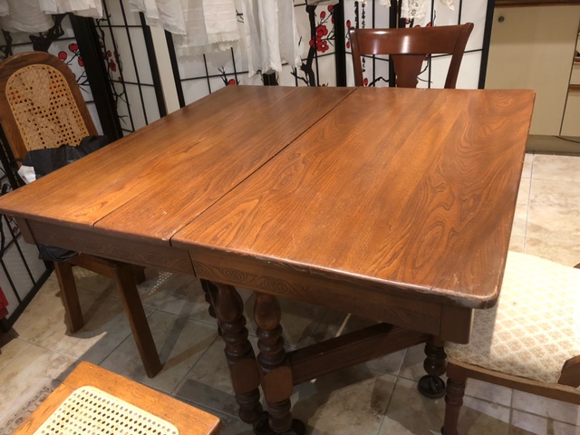 dining table